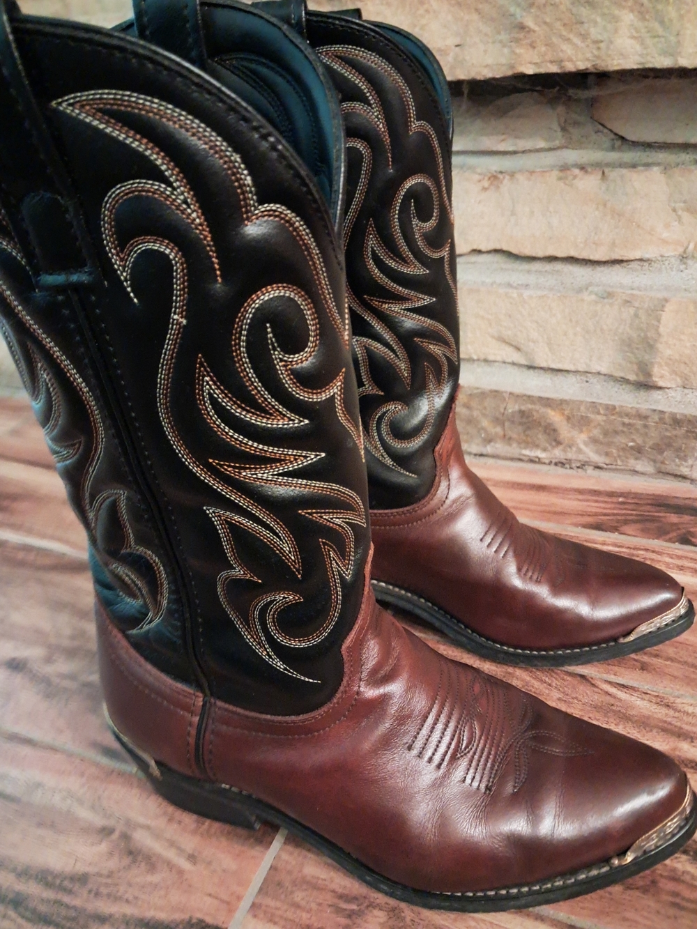 Laredo Two Tone Brown/Black Leather Cowboy Western Boots 7.5 Like New 2 Stepping